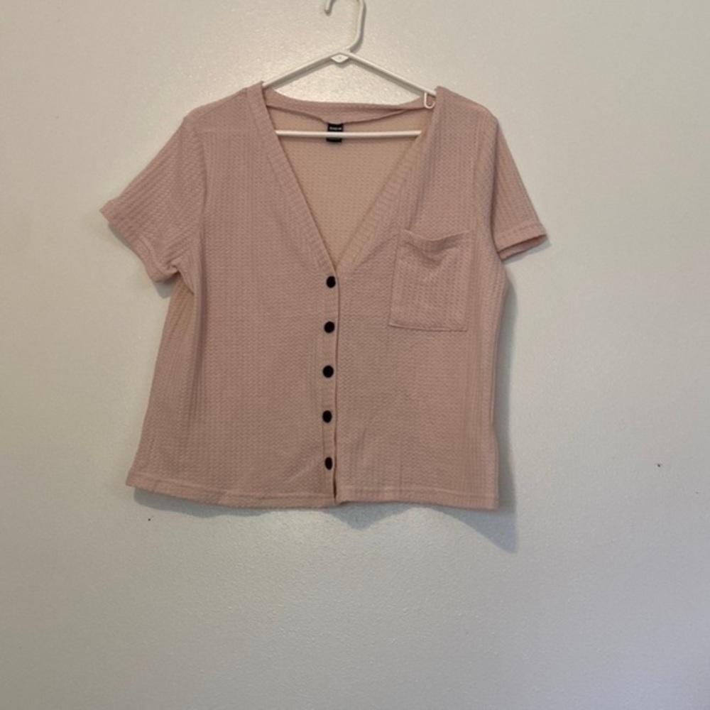 Shein waffle pink pocket v neck button down short sleeve shirt med